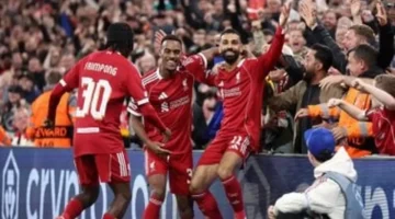 محمد صلاح يقود هجوم ليفربول في مواجهة مانشستر يونايتد الحاسمة بالبريميرليج